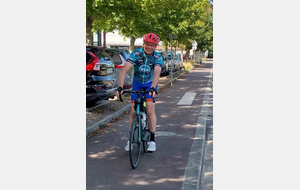 Vincent sur son grand vélo 